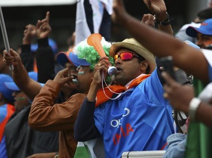India vs Pakistan, Latest News: Vijay Shankar gives first break through to india | India Vs Pakistan, Latest News: भारताला 'शंकर' पावला; दिली ही गूड न्यूज...