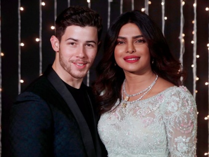 After a month of Priyanka-Nick's wedding, 'This' photos and videos are out | प्रियांका-निकच्या लग्नाच्या महिनाभरानंतर आऊट झाले 'हे' फोटो आणि व्हिडीओ