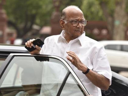 it is not anyone's job to be a Saheb in people's minds', rohit pawar meet sharad pawar in silver oak | 'नावापुढं साहेब लावणं सोप्प असतंय, लोकांच्या मनातील 'साहेब' होणं कोणाचंही काम नाही'