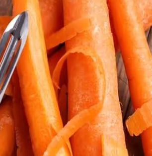 लाल गाजर खावेत की नारंगी? कोणते गाजर चांगले-कोणते गाजर खाल्ल्यानं जास्त फायदे मिळतात