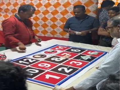 Gambling at the mango festival in Palika Maidan | पालिका मैदानातील आंबा महोत्सवात जुगाराचा फड