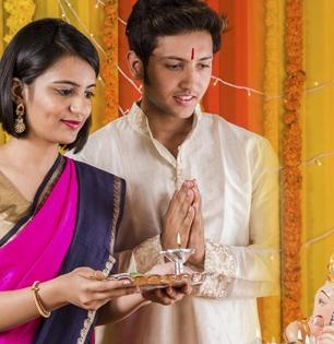 म्हणता म्हणता गणपती बाप्पाचं आगमन आठवड्यावर येऊन ठेपलंय, 3 गोष्टींची तयारी केलीय ना?