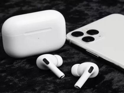 Apple's AirPods to leave China after iPhone; India's become Production hub | आयफोननंतर Apple चा एअरपॉड्सदेखील चीन सोडणार; भारताची बल्लेबल्ले...