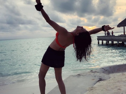 Sushmita sen share enjoying vacation in maldives? | मालदिवमध्ये बॉयफ्रेंडसोबत व्हॅकेशन एन्जॉय करतेय बॉलिवूडची ही अभिनेत्री, ओळखलंत का तिला?