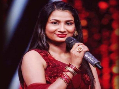 'Indian Idol' fame Renu Nagar admitted to ICU after boyfriend's suicide, in critical condition | प्रियकराच्या आत्महत्येनंतर 'इंडियन आइडल' फेम रेणू नागर ICUमध्ये दाखल, प्रकृती गंभीर