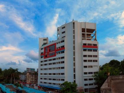 An eight-member committee will investigate the death of a husband and wife in the Sahyadri Mountains. | Sahyadri Hospital: सह्याद्रीतील पती-पत्नीच्या मृत्यूची आठ सदस्यीय समिती चौकशी करणार An eight-member committee will investigate the death of a husband and wife in the Sahyadri Mountains. | Sahyadri Hospital: सह्याद्रीतील पती-पत्नीच्या मृत्यूची आठ सदस्यीय समिती चौकशी करणार