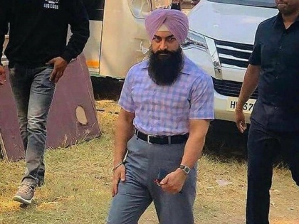 Aamir Khan's Lal Singh Chaddha Movie look viral on social media | ओळखलात का लांब दाढी आणि पगडीच्या वेशातील या बॉलिवूडच्या अभिनेत्याला?