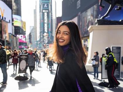 What is Radhika Apte doing in London right now ?, watch this video of her | राधिका आपटे लंडनमध्ये सध्या काय करतेय?, पहा तिचा हा व्हिडीओ