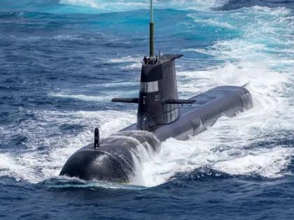 Big movements in the European sea! Thirty years later, France has deployed three nuclear-armed submarines same time Russia ukraine War | France Submarines Russia: युरोपियन समुद्रात मोठ्या हालचाली! फ्रान्सने तीस वर्षांनी तीन अण्वस्त्रसज्ज पाणबुड्या तैनात केल्या