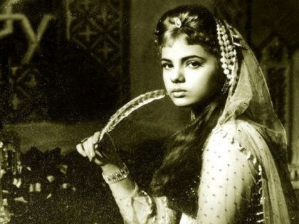nobody wanted to work with yesteryear actress mumtaz but later everything changed | Flashback : कुठल्याच हिरोला ‘हिरोईन’ म्हणून नको होती ही अभिनेत्री, पुढे बनली स्टार