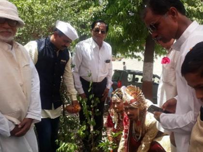 Launch of the work of percolation pond at Jaitane | जैताणे येथील पाझर तलावाच्या कामाचा शुभारंभ Launch of the work of percolation pond at Jaitane | जैताणे येथील पाझर तलावाच्या कामाचा शुभारंभ