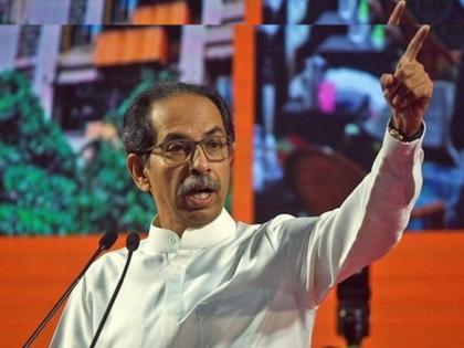 He thrust a dagger into his mother's heart; Uddhav Thackeray's attack on Eknath Shinde | आईच्या काळजात त्यांनी कट्यार घुसवली; उद्धव ठाकरे यांचा एकनाथ शिंदेंवर हल्लाबाेल