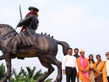 tenth descendant of the peshwas was delighted to see the victory celebrations at bhayander dharavi fort | भाईंदरच्या धारावी किल्ल्यावरील विजयोत्सव पाहून आनंदित झाले पेशव्यांचे दहावे वंशज 