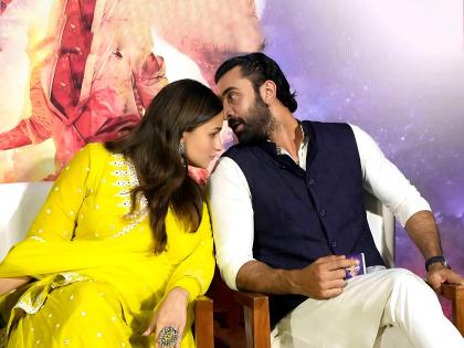 Ranbir Kapoor reacts to the invasion of his wife Alia Bhatt | Ranbir Kapoor, Alia Bhatt : आलियाचे प्रायव्हेट फोटो टिपल्यानं रणबीरचा संताप, ‘तू झूठी मैं मक्कार’ रिलीज होताच घेणार ‘बदला’!