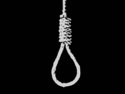  A shocking incident has taken place that a ninth grade girl committed suicide by hanging herself in her residential house  | नववीतील मुलीने गळफास घेऊन केली आत्महत्या