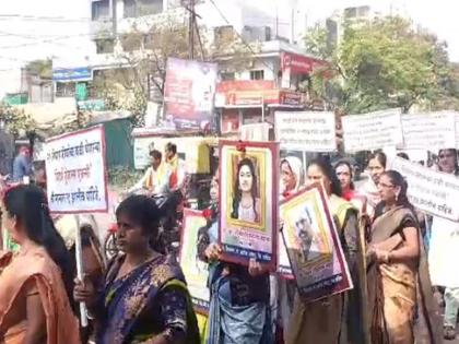 Muk marcha for justice for Samruddhi Mahamarg accident victims | समृद्धी महामार्गावरील अपघातात मृत्यूमुखी पडलेल्यांच्या न्यायासाठी मूक मोर्चा