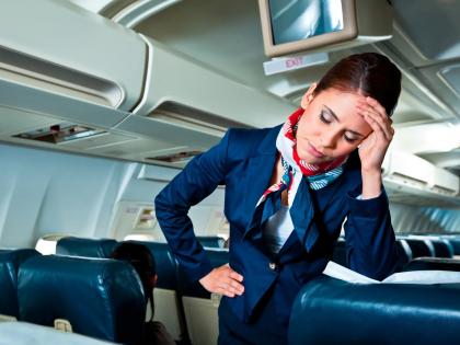 Condoms and many more...flight attendant said, what do passengers leave behind in the plane! | कंडोम आणि बरंच काही...फ्लाइट अटेंडेंटने सांगितलं, प्रवाशी विमानात काय काय सोडून जातात!