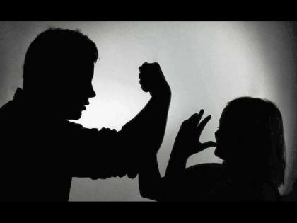 Dispute over marriage expenses: Father-in-law beat daughter's parents | लग्नखर्चाचा वाद : वरबापाची मुलीच्या आईबाबांना मारहाण