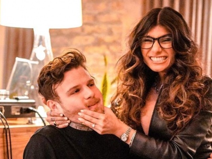 mia khalifa adulta star gets married to robert sandberg check out video-ram | मिया खलिफाने गुपचूप उरकले लग्न? समोर आला व्हिडीओ
