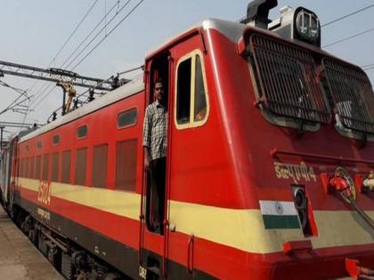 Indian railways train driver gets more salary than engineer | Knowledge : ट्रेन ड्रायव्हरला इंजिनिअरपेक्षाही जास्त मिळतो पगार, काय आहे याचं कारण?