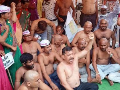 Half-naked movement for a separate Vidarbha; Police took him into custody | वेगळ्या विदर्भासाठी केले अर्धनग्न आंदोलन; पोलिसांनी घेतले ताब्यात