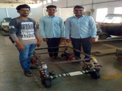 Charchaki's Inbuilt Jack, Devre Polytechnic success | चारचाकीला इनबिल्ट जॅक, देवरे तंत्रनिकेतनचे यश