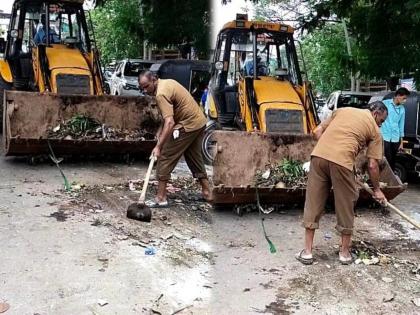 When MP, Commissioner will come, KDMC Removed the pile of rubbish outside the hospital at Dombivali | खासदार, आयुक्त येणार समजताच KDMC यंत्रणा लागली कामाला; हॉस्पिटलबाहेरील कचऱ्याचा ढीग गायब