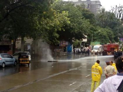 Gas Pipeline Leakage near Chembur Naka, Mumbai | चेंबूरमधील सीएनजीची गळती आटोक्यात