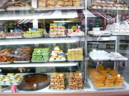 dessert in the pune district | आश्चर्य ! जिल्ह्यात मिठाईचोरच जास्त