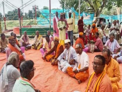 A 700-year-old custom is held in Madhubani, Bihar, where the Groom market is held  | Groom For Sale: 'या' शहरात भरला नवरदेवांचा बाजार; पदवीनुसार ठरवली जाते किंमत