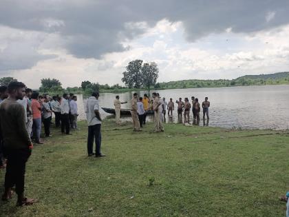 A boy has drowned while taking a bath in a lake in Bhandara district | तलावावर आंघोळीला गेलेल्या मुलाचा बुडून मृत्यू, चार तासानंतर सापडला मृतदेह