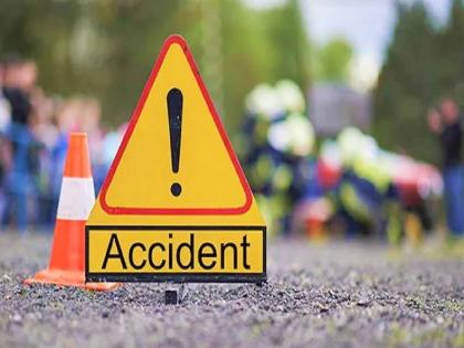    A boyfriend who was taking his girlfriend died in a road accident at Kondagaon in Chhattisgarh   | प्रेयसीला पळवून नेताना प्रियकराचा जागीच मृत्यू; जखमी तरूणीने सांगितला घटनेचा थरार!