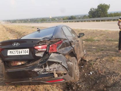   A car has met with an accident on Phase 7 of Samriddhi and three have been injured   | समृद्धीच्या फेज ७ वर कारला अपघात; तिघे जखमी, विझोरा शिवारातील घटना