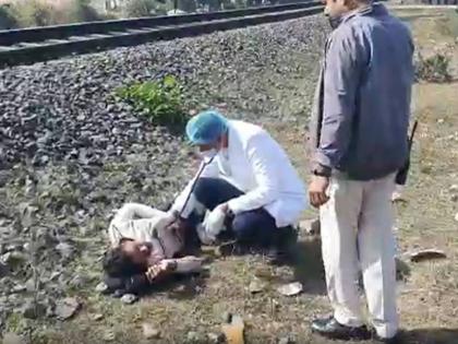 A man tried to commit suicide by jumping under a train after his wife and mother-in-law called him crazy in Madhya Pradesh's Narsinghpur district   | सासू-पत्नी म्हणायची 'पागल', संतापलेल्या पतीने ट्रेनखाली मारली उडी; वाचला पण तुटले दोन्ही पाय