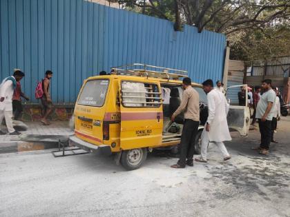  A moving van carrying students of St Mary's School in Vashi caught fire in Vashi Sector 1  | वाशीत स्कुल व्हॅनला लागली आग; सुदैवाने मोठी दुर्घटना टळली 