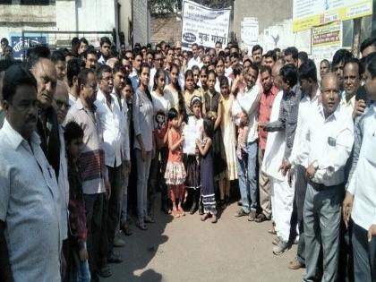 A rally against minor girl case | अल्पवयीन मुलीवरील अत्याचाराचा निषेधार्थ खान्देशात ठिकठिकाणी मोर्चे