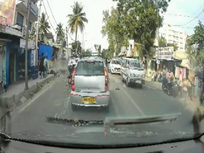 A speeding car hits four people and other vehicles near the Kalena Agrahara area in Bengaluru, watch here video   | भयावह! भरधाव कारची ३ मोटारसायकलला धडक; अंगावर काटा आणणारे अपघाताचे दृश्य, VIDEO