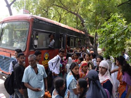 A thief who was found to be 14,000 in Jalgaon was found in the bus | जळगावात 14 हजार लांबविणारा चोरटा बसमध्येच सापडला