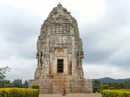 A unique temple in the country where devotees visit to get rid of debt | देशातील अनोखं मंदिर जिथे 'कर्ज' आणि 'ऋणा'तून मुक्त होण्यासाठी भक्त लावतात हजेरी 