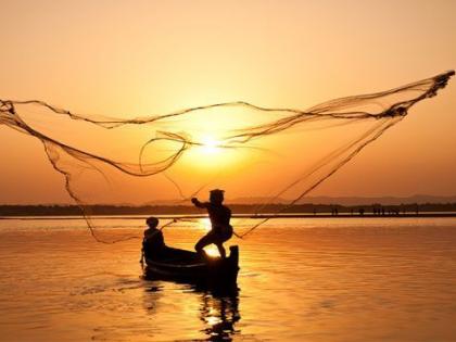 Fisheries can be a lifeline for farmers and the unemployed | मत्स्योत्पादन कास्तकार व बेरोजगारांसाठी ठरू शकते संजीवनी