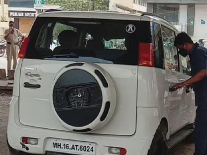 Tension increased in Vasantrao Naik Chowk by unattended jeep | वसंतराव नाईक चौकात बेवारस अवस्थेतील जीपने वाढवले टेंशन