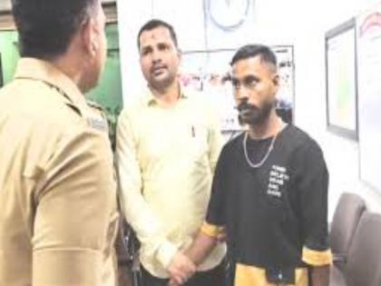 Marathi Girl Beaten in Kalyan: How did MNS Karyakarta find the Accused who the police couldn't find?; Thrilling incident revealed | जो पोलिसांना सापडला नाही, त्याला मनसेच्या कार्यकर्त्यांना कसा शोधला?; समोर आली थरारक घटना Marathi Girl Beaten in Kalyan: How did MNS Karyakarta find the Accused who the police couldn't find?; Thrilling incident revealed | जो पोलिसांना सापडला नाही, त्याला मनसेच्या कार्यकर्त्यांना कसा शोधला?; समोर आली थरारक घटना