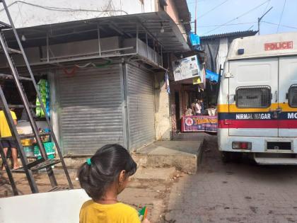 Aam Aadmi Party office in Bandra East was vandalized by some people on Tuesday night   | वांद्रेत आम आदमी पक्षाच्या कार्यालयाची नासधुस; निर्मलनगर पोलिसात गुन्हा दाखल 