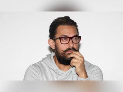 21 years of lagaan film know about the interesting story of gayatri mantra during aamir khan | 'या मंत्राचा अर्थ काय?' जेव्हा आमिर खानने सहकलाकाराला विचारला होता गायत्री मंत्राचा अर्थ