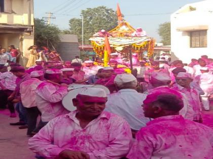 Rathotsav in the name of Bhairavnath of Changbhalam in Satara | साताऱ्यातील आदर्कीत ‘भैरवनाथाच्या नावानं चांगभलं’च्या जयघोषात रथोत्सव