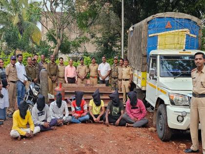 Aundh Police arrested seven accused who stole iron poles kept by a company for work | Satara: लोखंडी पोल चोरणाऱ्या सात जणांना अटक, ३१ लाखांचा मुद्देमाल जप्त