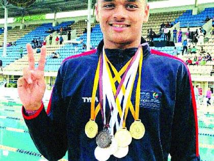 Aryan Varnaar's Swimming in the National Games of the National Games, three gold, three silver, one bronze medal | आर्यन वर्णेकरची जलतरणमध्ये पदकांची लयलूट-राष्ट्रीय स्पर्धेत तीन सुवर्ण, तीन रौप्य, एक कास्य पदक