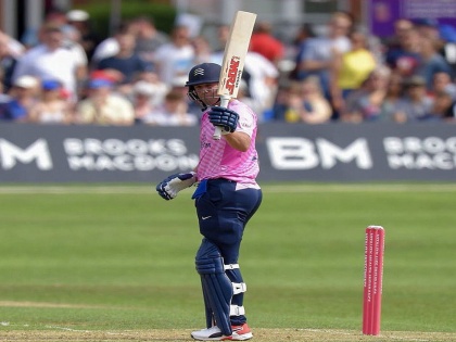 Video: AB de Villiers hits 88 runs in 35 balls | Video: एबी डिव्हिलियर्सची तुफान फटकेबाजी; चोपल्या 35 चेंडूत 88 धावा