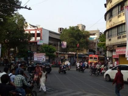 this chowk from pune is known as booksellers area | पुण्यातल्या या चाैकात अाहे ज्ञानाचं भांडार