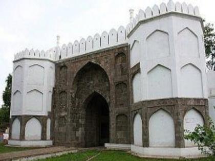 The city's lifeline for the walled city of Aurangabad | औरंगाबाद भोवतीची तटबंदी होती शहराची लाईफलाईन